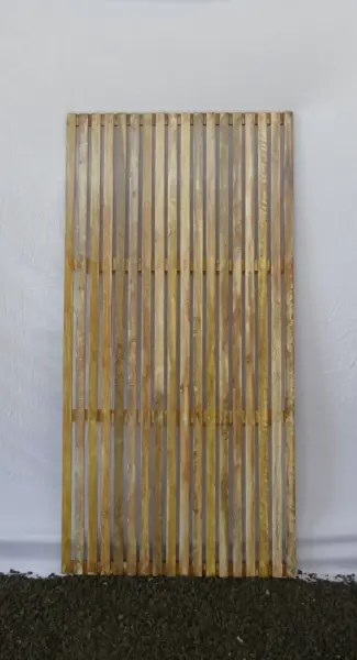 Product image 1 of the product “bamboo weave fence with laminated surround finished with 2 coats of pu ”